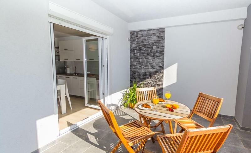 Apartmani Pocco Locco Biograd Na Moru Dış mekan fotoğraf